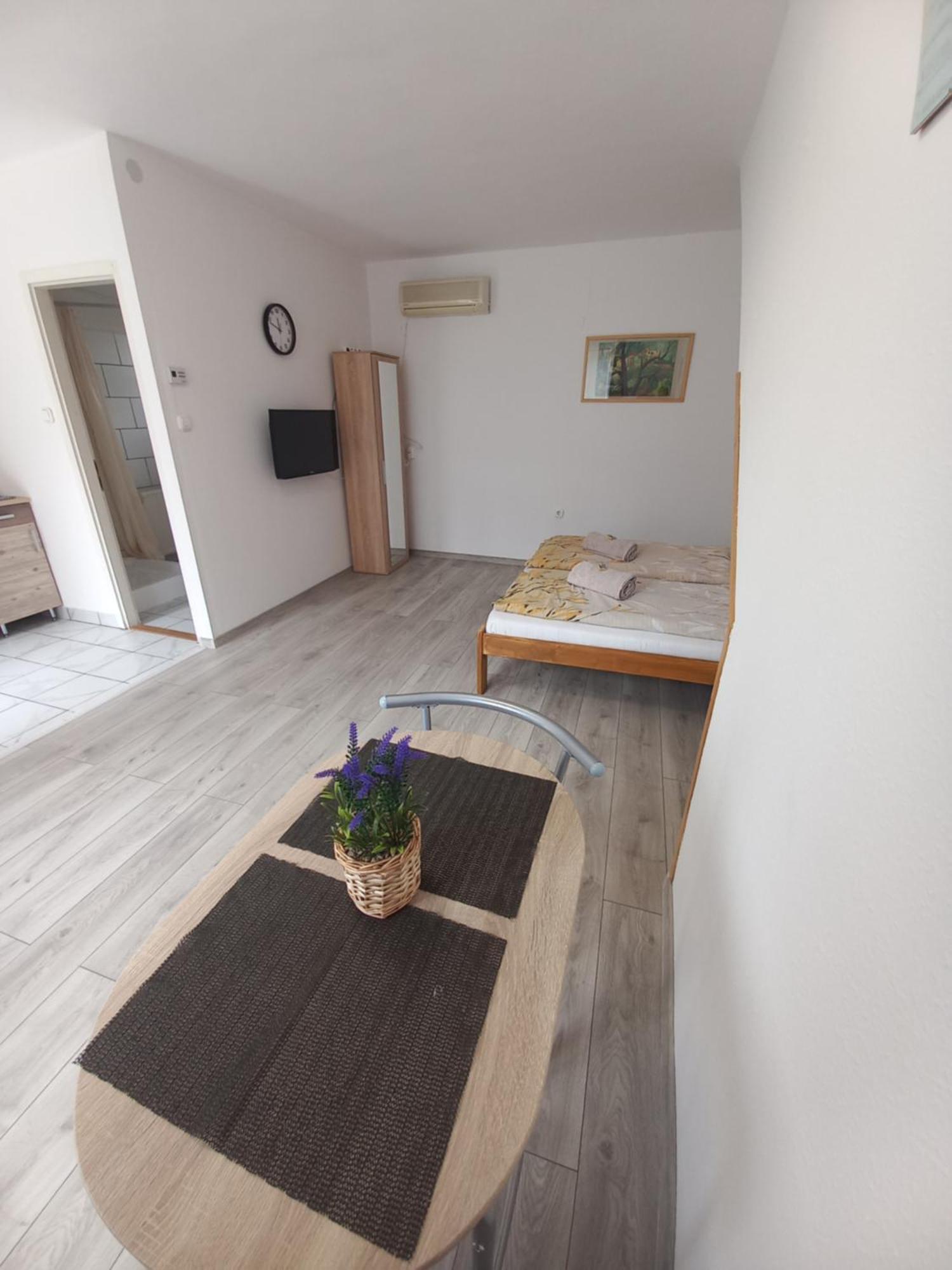 Julia Vendeghaz Apartment Sarospatak Exterior photo
